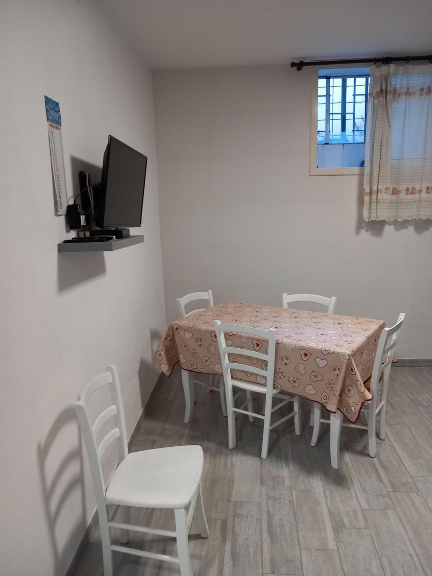 Appartamenti Cavarretta Seminterrati مونديلّو الغرفة الصورة
